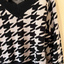 Load image into Gallery viewer, Distressed V Neck Sweater size Large
