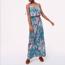 Load image into Gallery viewer, Loft Floral Maxi Dress size Medium Petite
