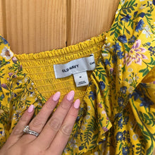 Load image into Gallery viewer, Old Navy Floral Cami Fit &amp; Flare Dress size Medium
