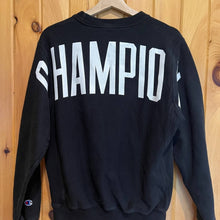 Load image into Gallery viewer, Champion Oversized Sweatshirt size Small
