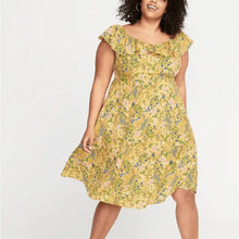 Load image into Gallery viewer, Old Navy Floral Cami Fit &amp; Flare Dress size Medium

