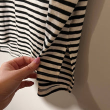 Load image into Gallery viewer, Hem &amp; Thread Striped Top size Small

