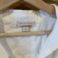 Load image into Gallery viewer, Knox Rose Button Down Long Sleeve Shirt size XL
