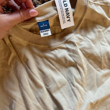 Load image into Gallery viewer, Old Navy Basic Tee size Small
